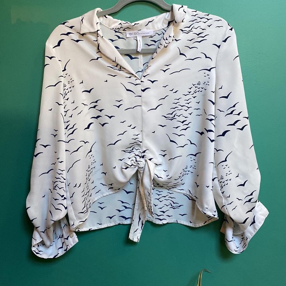 BCBGeneration Women’s small, navy and white blouse